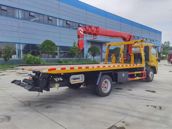 國六多利卡D8帶吊黃牌清障車-4400